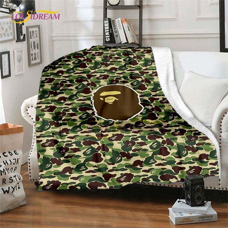 

Гарячий камуфляжний плед Bape Естетичні ковдри для ліжок Розмір Queen М яка постільна білизна Римський декор Покривало на ліжко Подарунок для фанатів Подорожі 75x90cm