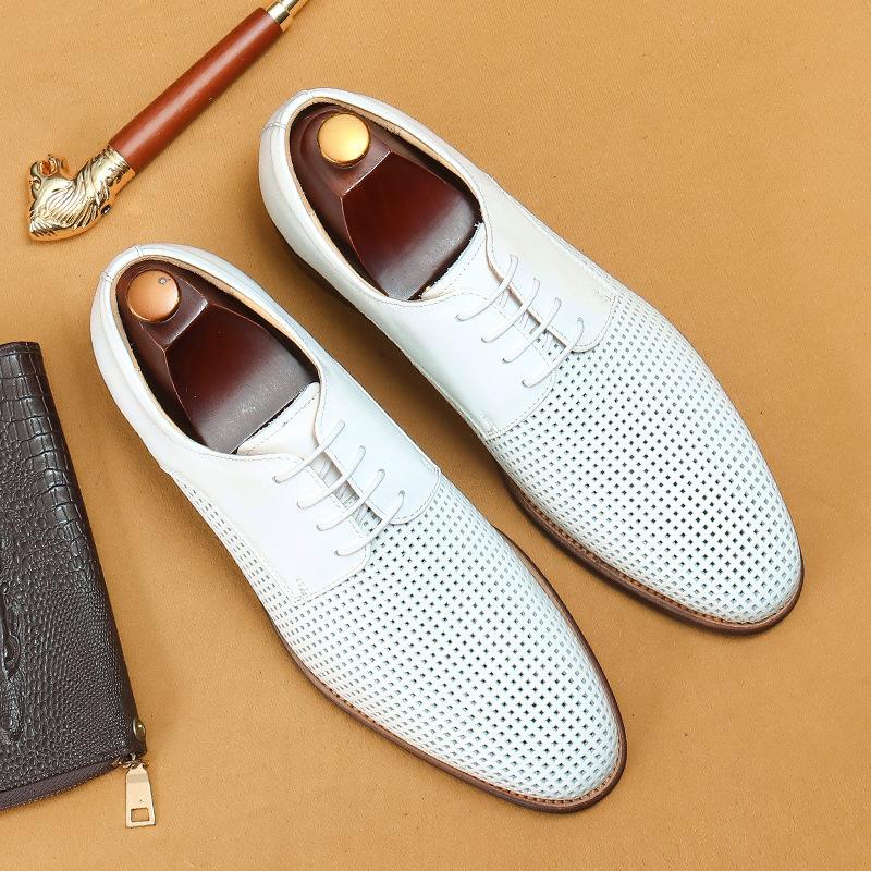 Scarpe da uomo in pelle bianche, traspiranti, casual, estive, con superficie morbida e cava in pelle