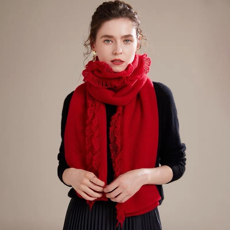 100% Pure Merino Wool Tassel Shawl Wrap Elegant Fashionable Warmth for Women