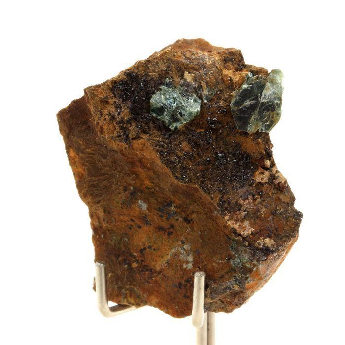 Pierres et Minéraux. Vesuvianite + Clinochlore. 152.5 ct. Rocher de Farinole, Olmeta-di-Capocorso, Haute-Corse, France.