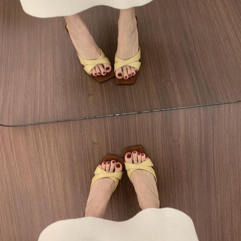 Niche Design Sense Stiletto High Heels Women's 2025 New Retro Square Head Open-toed Sandals French Temperament Cool Slippers