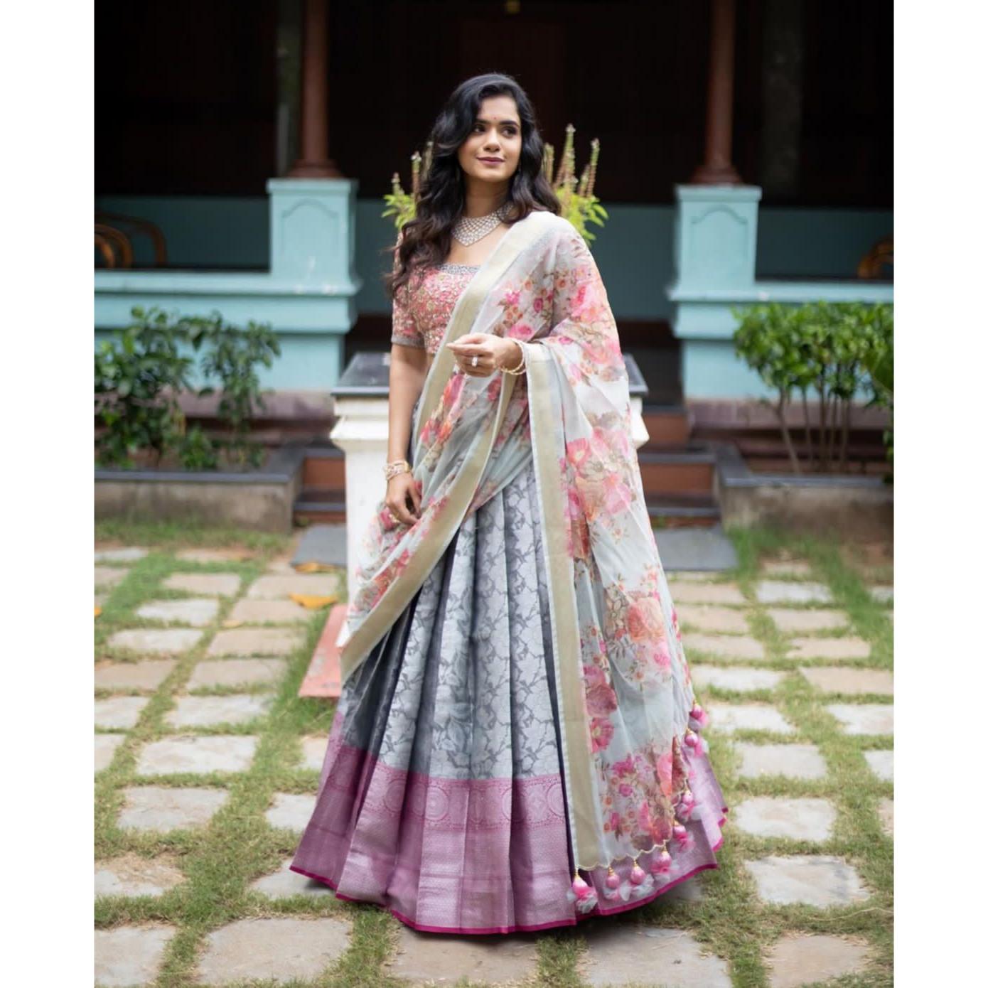 

Kanjiveram Silk PURE Zari HALF SAREE с блузкой вместе с Duppta