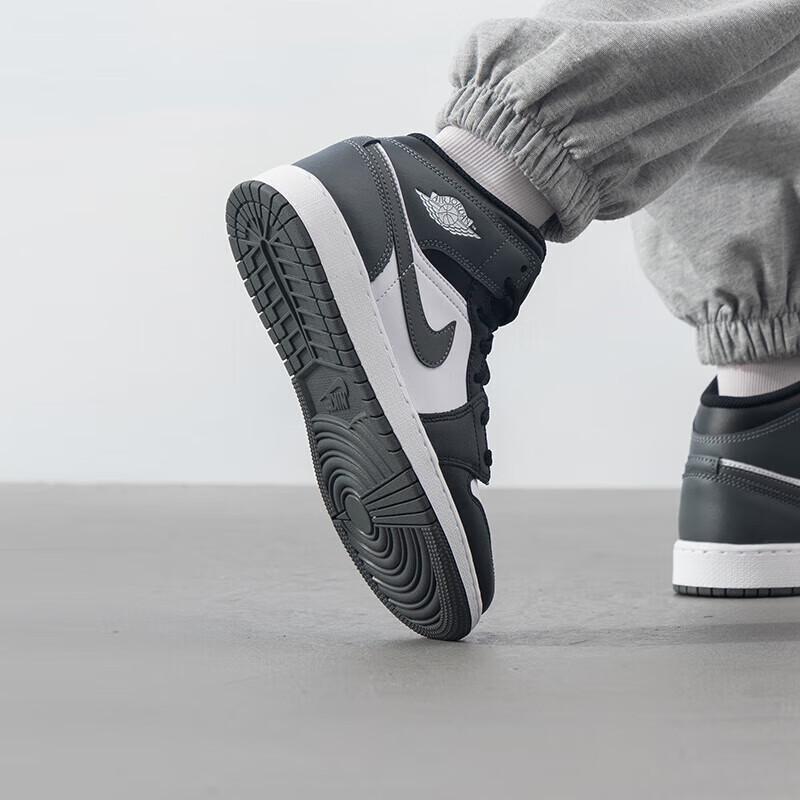 New Jordan Air Jordan 1 Slip-Resistant Cushioning Mid-Top Kids' Running Shoes Black Gray Color Kids' DQ8423-001