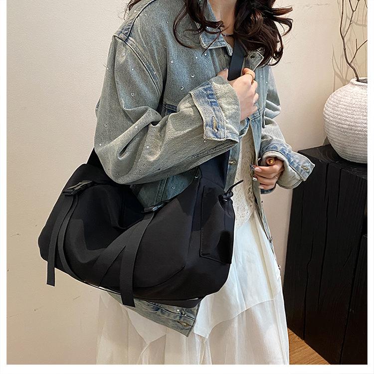 

Shoulder bag trendy brand ins Japanese Harajuku versatile large-capacity messenger bag women s new trendy student messenger bag 40*19*24 чёрный