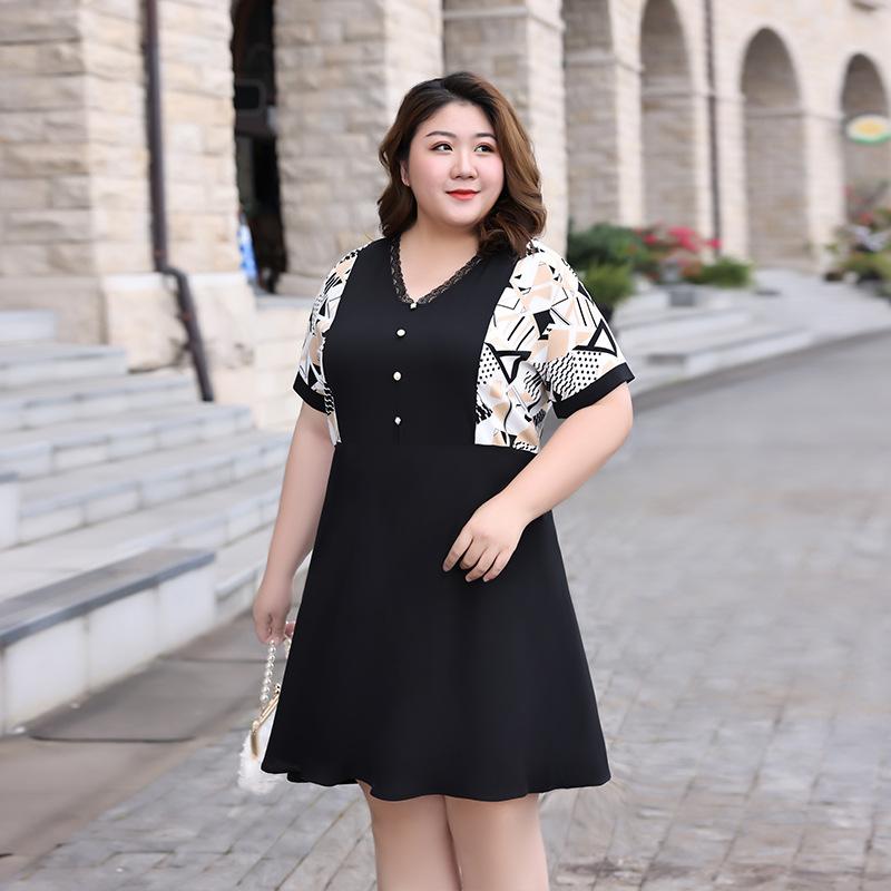 

Женское платье, прикрывающее живот, модное и стройнящее. Два контрастных платья с V-образным вырезом 7XL чёрный