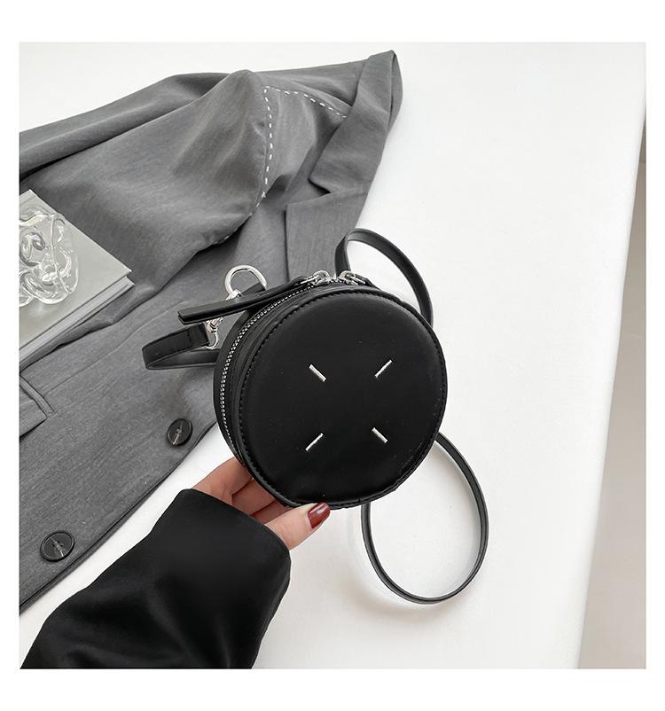 Small round box niche mini bag women's leisure 2025 new fashion shoulder messenger bag popular small round bag
