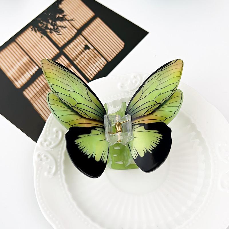 A High-end Ethereal Three-dimensional Butterfly Hair Clip and A Stylish Scratch-off Hair Accessory