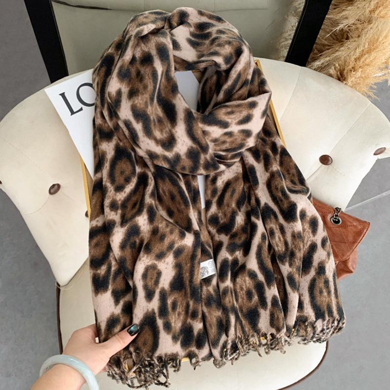 Retro Leopard Print Scarf Women's Winter Neck Warmer Niche Design Fringed Thickened Warm Wholesale