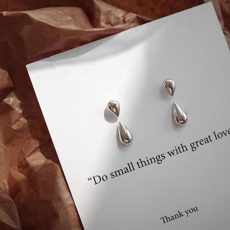 

Design-inspired Small Water-drop Earrings with A Glossy Surface, Hanging Behind The Ears, Two-piece Earrings for The Face. срібний