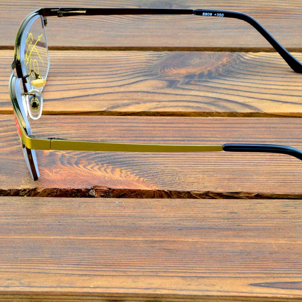 Vollrandige Bronzerahmen-Komfort-Rechteckbrille. Sehen Sie in der Nähe und in der Ferne. Progressive Multifokus-Lesebrille +0,75 bis +4