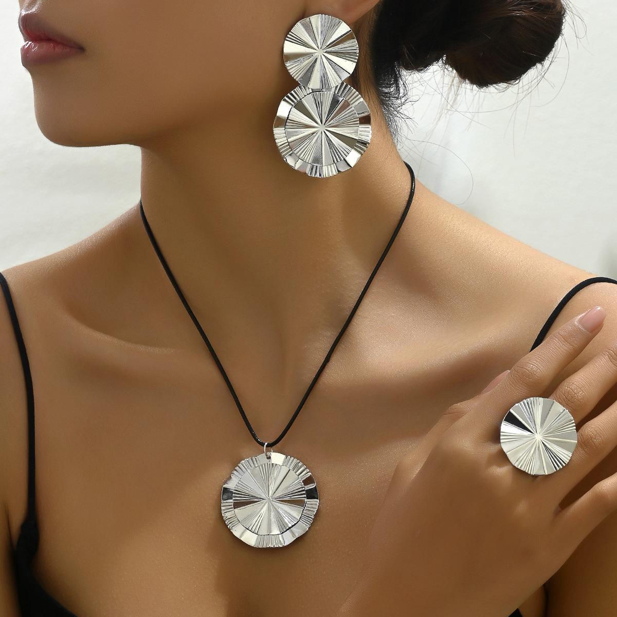 

Персонализированные женские серьги в стиле хип-хоп, комплект ожерелий, модные двухслойные серьги-гвоздики, простое и универсальное женское кольцо