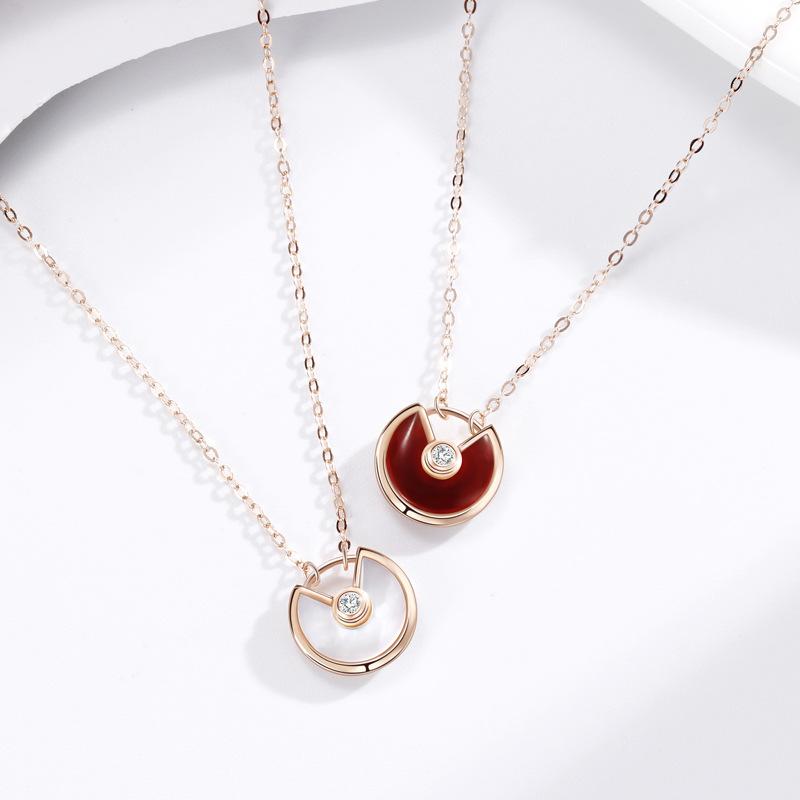 Collier Amulette Femme Luxe Léger Niche Haut de Gamme Accessoires Nacre Bijoux Design Mode