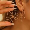 Vintage Goldfarbene Große Blumen-Hängeohrringe für Damen Klassische Mehrschichtige Metall-Ohrringe mit Langem Quasten-Anhänger Bohmischer Ohrschmuck Geschenke