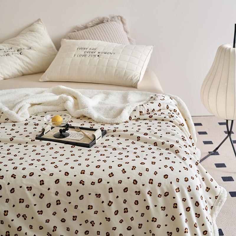 Leopard Throw Blanket Ultra Soft Cozy Bed Blankets Warm Fluffy Fleece Throw Blanket for Home Sofa Couch Bed Camping Travel