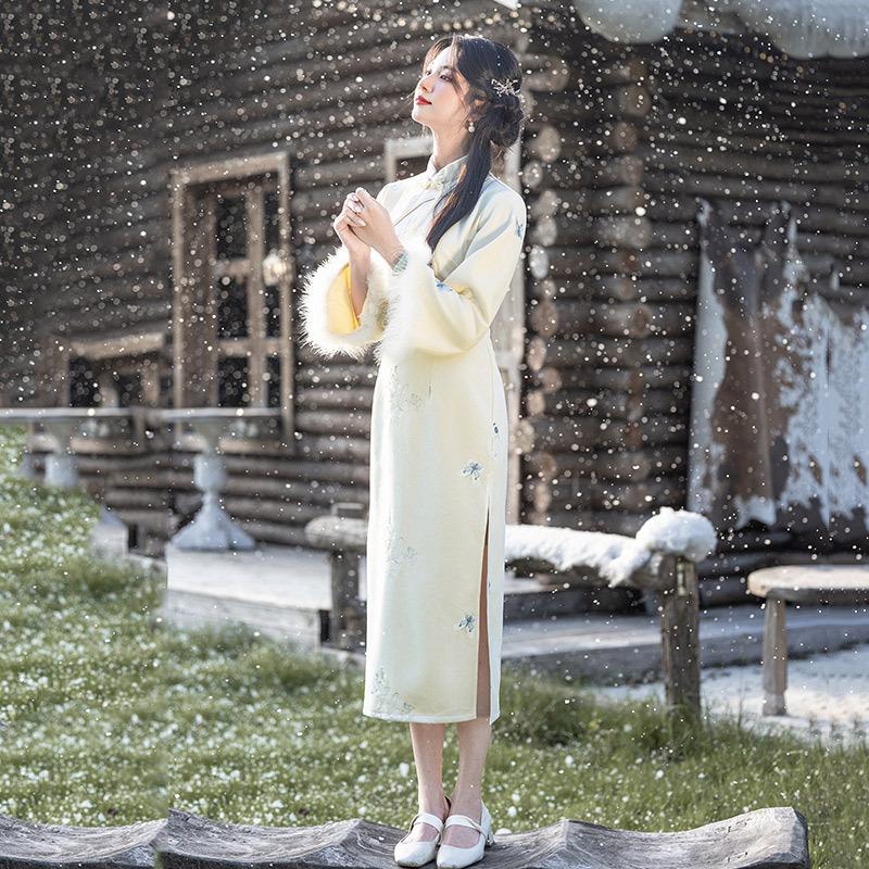 Inverted Large-sleeved Autumn and Winter Clothes, New Chinese Long-sleeved Cheongsam, Thick Winter Styles, Improved Young Women's High-end Sense