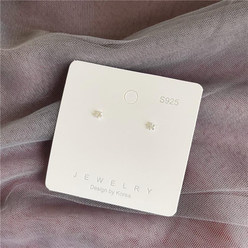 

Мини серьги-пусеты в виде полых цветов, стерлинговое серебро S925, простой дизайн для ношения в течение всего дня