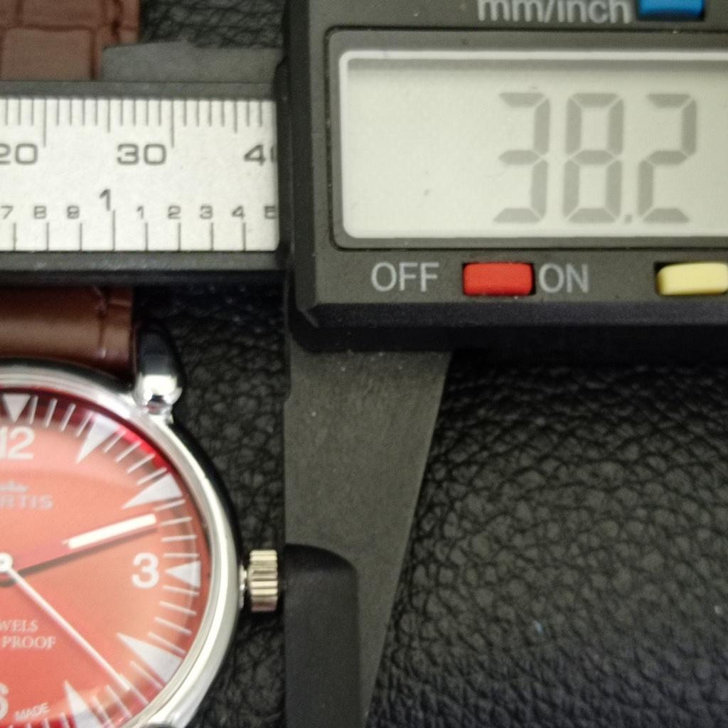 VINTAGE HAND-WINDING REFURBISHED SWISS MENS RED COLOR DIAL WATCH A700854-5 R205a-a700854