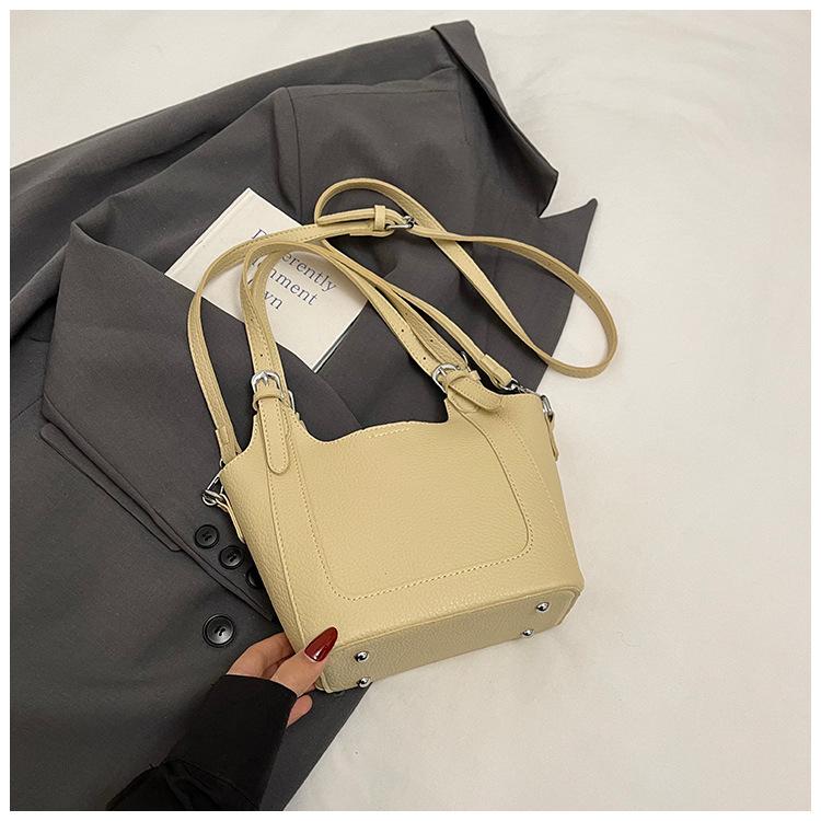 Fashion hand-held women's bags New retro underarm shoulder messenger bags Casual work commuter bucket bags