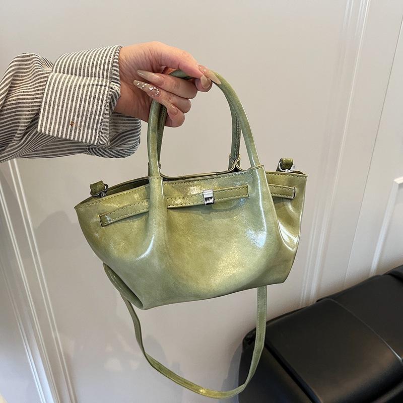 Large-capacity bag women's spring and summer versatile 2025 new casual retro messenger bag simple and popular portable bucket bag