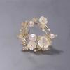 Temperament Small Fragrant Style Decorative Corsage Female Luxury Shell Flower Brooch Pin Accessories Fashion Anti-light Accessories