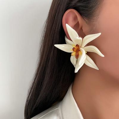 Ingemark Vintage Creative CCB White Big Flower Stud Earrings Women Trendy Geometric Pierced Earring New Year Jewelry Accessories