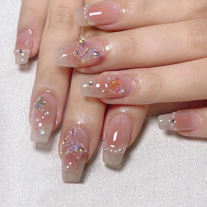 

B726 Butterfly Exquisite Design Almond Shaped Nails