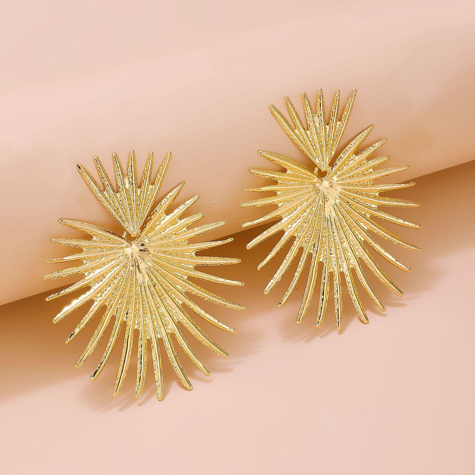 Geometric Fan-Shaped Tassel Stud Earrings for Women Ladies Exaggerated Personality Dangle Earrings Holiday Jewelry Accessories