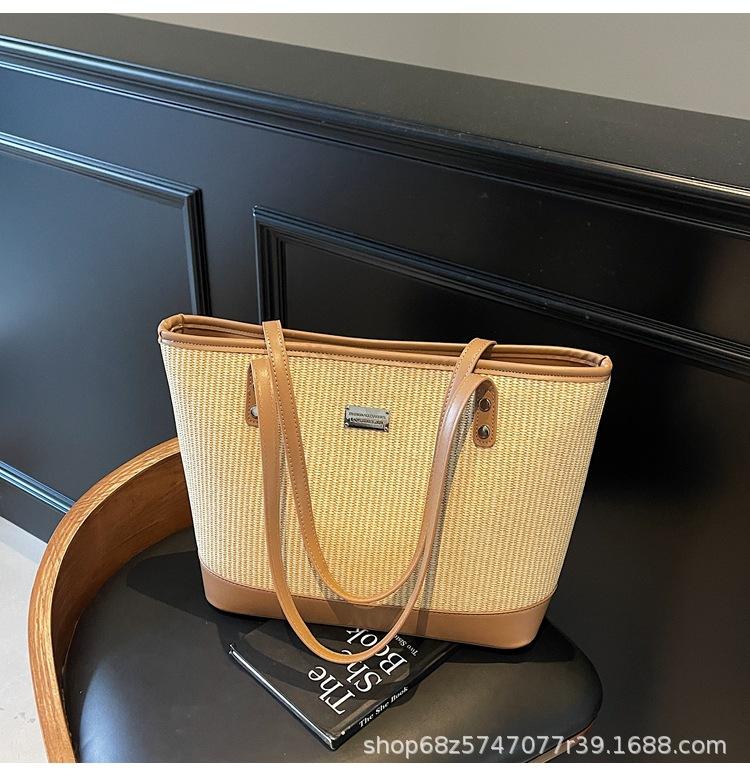 

Woven big bag women s 2025 new Korean version of the forest shoulder bag summer straw tote bag retro foreign style women s bag