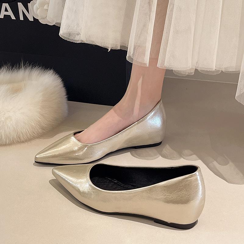 Inner height increase 2025 spring new color simple versatile soft sole single shoes pointed flat shoes versatile commuter light mouth shoes