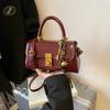Small bag women's autumn and winter retro new versatile shoulder messenger bag portable work small bag