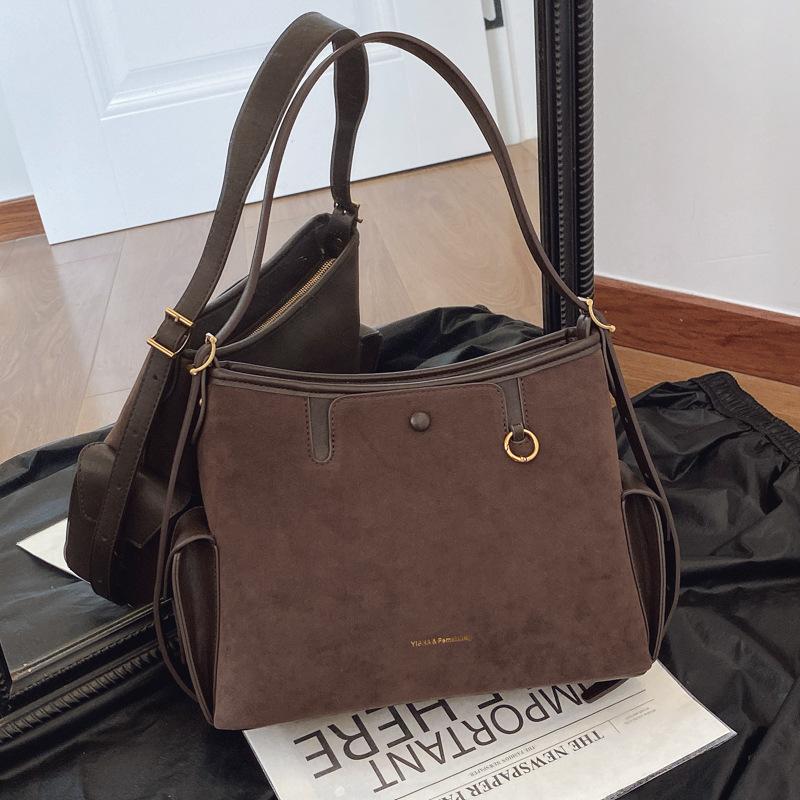 

Сумка-мессенджер для женщин 2025 года, новая модная универсальная сумка-мессенджер в стиле ретро Size [Bottom Length 30 Height 23] Super Capacity