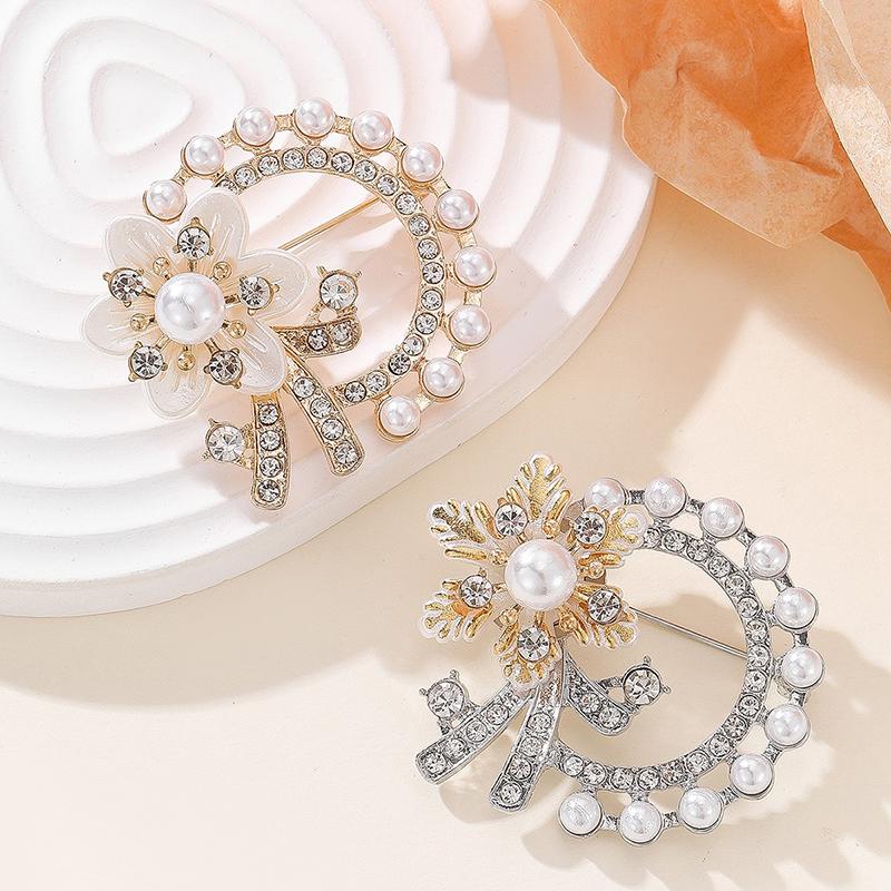French Elegant Crystal Pearl Brooch Fashion Clothes Corsage Accessory For Women
