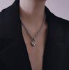 Design Sense Love Pendant Clavicle Chain Ot Buckle Hip Hop Bouncing Peach Heart Cold Wind Necklace Female