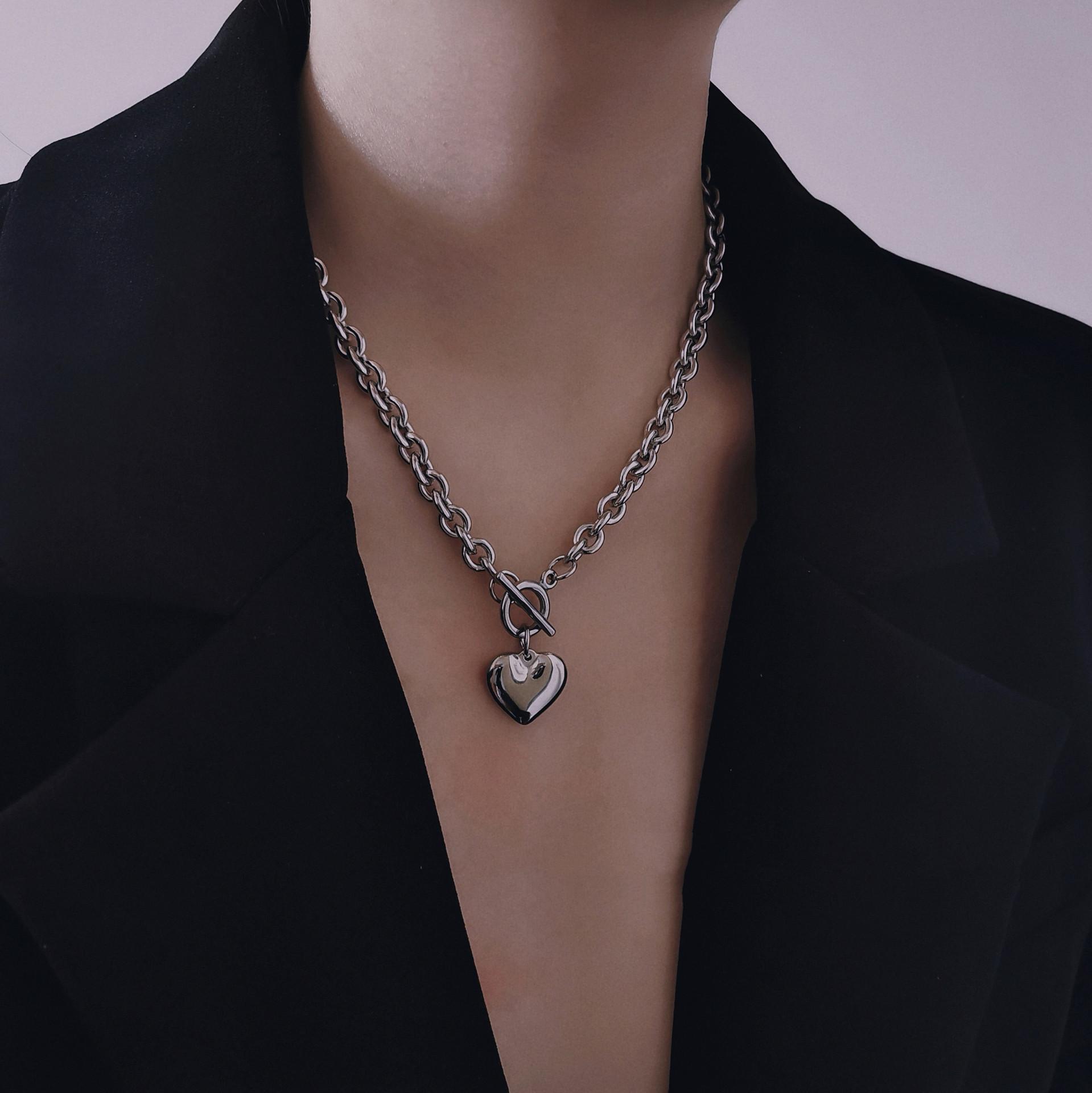 

Дизайнерский кулон-сердце любви, цепочка на ключицу с застежкой-OT, хип-хоп, подпрыгиющее персиковое сердце, ожерелье с холодным ветром, женское