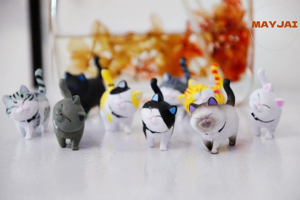 MAYJAI Mini Cat Figurines with Rotating Nordic 9 Kitten Bedroom Toy Holiday Dark Colors Cute Cat Figurines with Movable Decorative Garden Popular Cat
