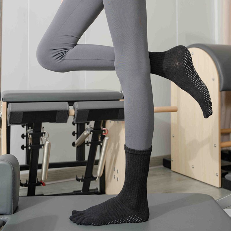 

Носки для йоги Нескользящие Профессиональные Женские Носки с пальцами Носки для пилатеса Носки для фитнес-зала Взрослые Нескользящие Носки для йоги Black