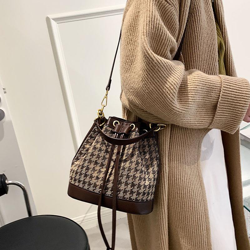 Leopard Print Bag Women's New Versatile Messenger Bag Casual Handbag