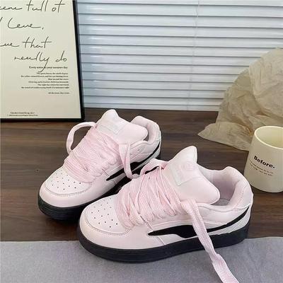 Couleur jaune pâle assortie chaussures simples de niche pour pain tendance printemps nouvelles chaussures de skate pour étudiants