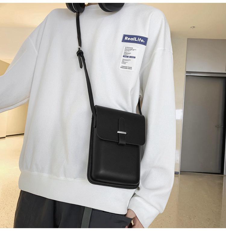 Versatile Vertical Crossbody Bag: Compact Single Compartment