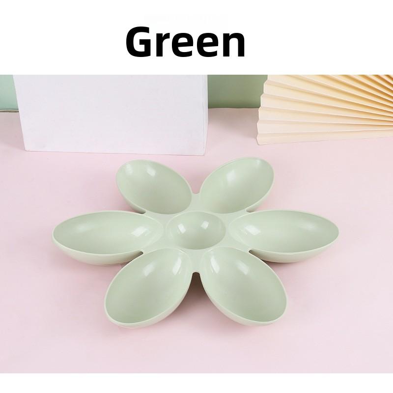 Plastic Pet Flower-shaped Cat Bowl - Suitable for Multi-cat Households for Feeding and Watering Pets.