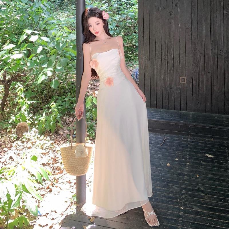New Niche Waist Suspender Dress Women's Summer Design Sense Medium and Long Handmade Flower Vacation Skirt