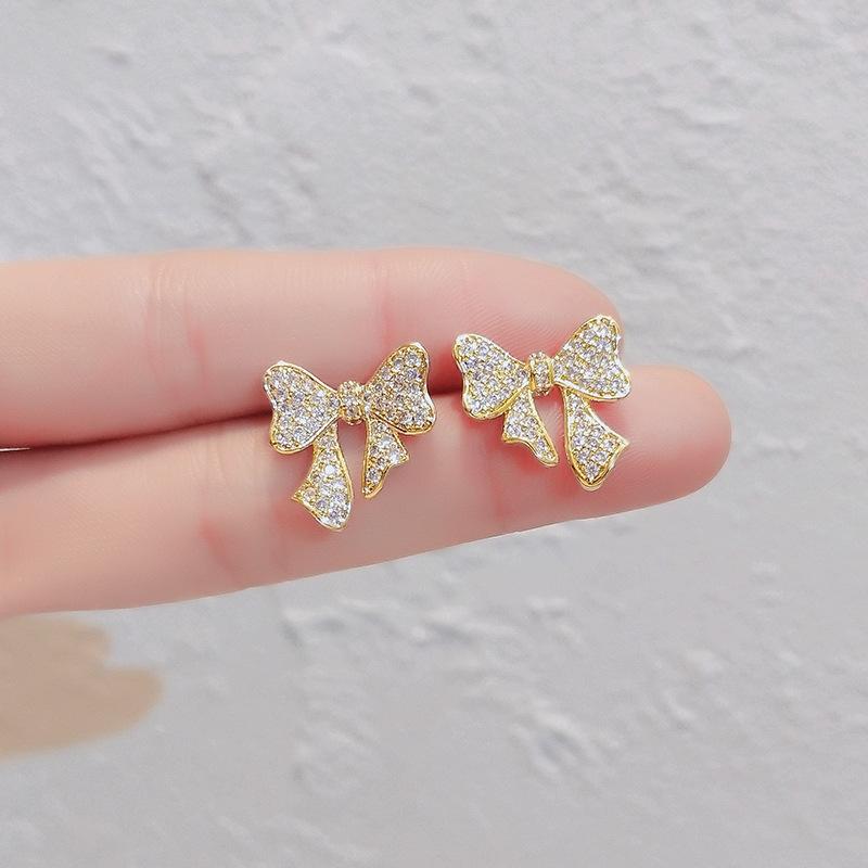 Boucles d'oreilles nœud élégantes entièrement serties de diamants Boucles d'oreilles simples pour le printemps et l'été