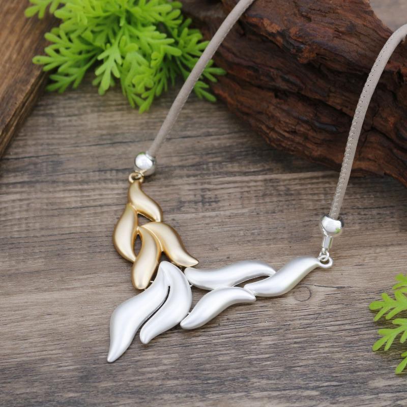 New Hollow Geometric Lines Leather Rope Necklace Women's Fashion High Sense Irregular Lines Versatile Necklace