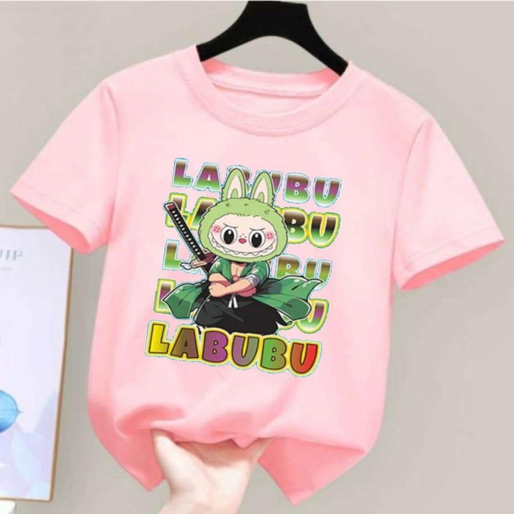 

Популярная детская одежда 2025 года, футболка с коротким рукавом Мечник LABUBU , крутая футболка с круглым вырезом, мультяшный стиль, топ для девочки 100