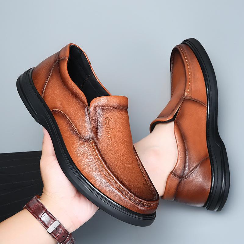Solid Color Fashion Casual Shoes for Men 2026 New Designer Big Size Loafers Male Breathable Soft Sole Genuine Leather Shoes Man