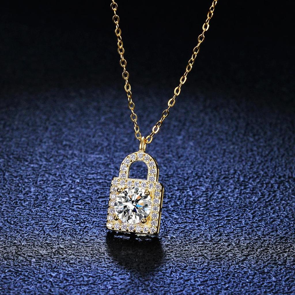 1 Karat Runder Moissanit Schloss Anhänger Halskette S925 Silberkette für den täglichen Gebrauch D VVS1 Feiner Schmuck