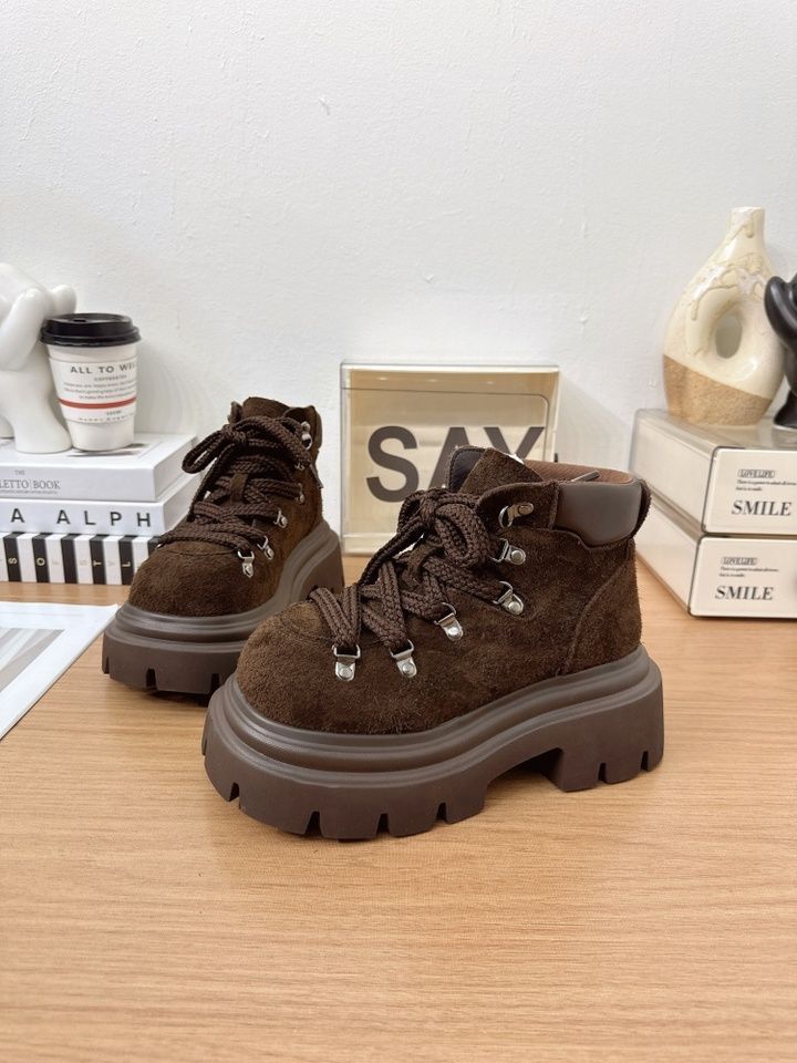 2025 Herbst neue matte Big-Head Schnür-Martin-Stiefel Damen Dicksohlige Erhöhung Ausländischer Stil Vielseitige Retro Lokomotiv-Kurzstiefel