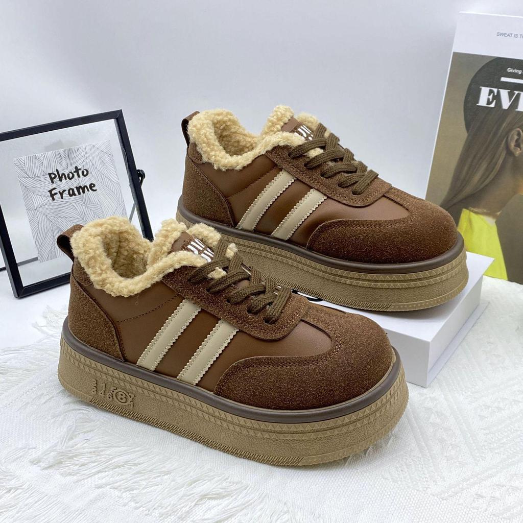 Velvet Sponge Cake Women's Retro Shoes - Super Soft, Thick Sole, Lightweight Autumn/Winter Fashion for Men.