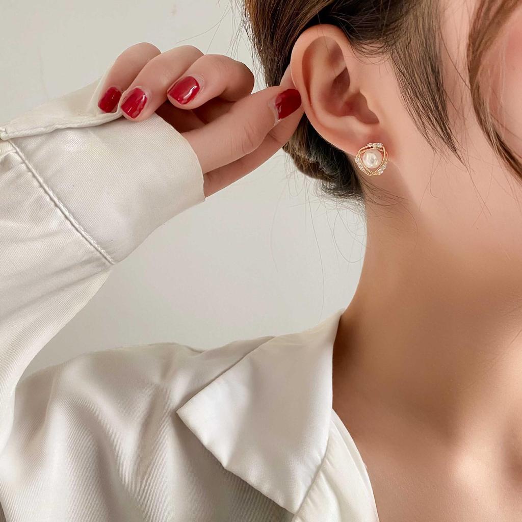 2024 Trendy Geometric Pearl Stud Earrings: Elegant, Unique Design for Women