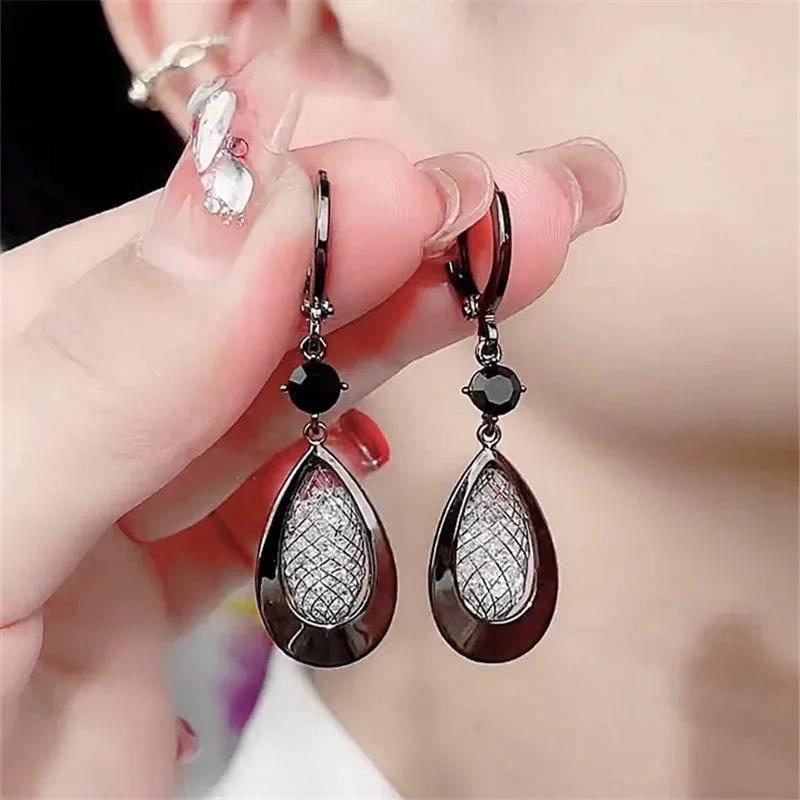Elegant Wrinkle Gold Color Waterdrop Earrings for Women Fashionable Commute Style Earrings Daily Wear Party Gifts